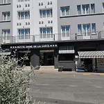 Adonis - Notre Dame De La Sarte Hotell 3*