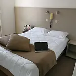 Adonis - Notre Dame De La Sarte Hotell