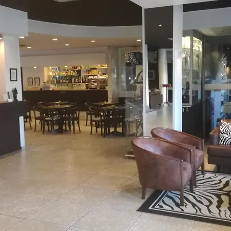 Adonis - Notre Dame De La Sarte Hotel