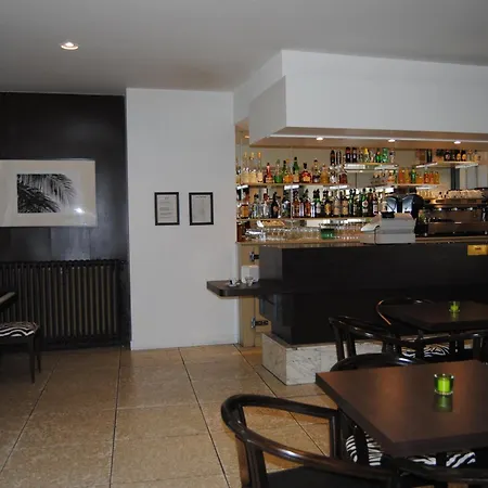 Adonis - Notre Dame De La Sarte Hotell