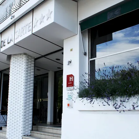 Adonis - Notre Dame De La Sarte Hotel