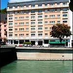 Adonis - Notre Dame De La Sarte Hotel