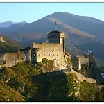 Adonis - Notre Dame De La Sarte Hotel