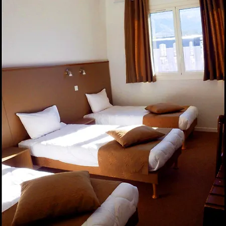 Hotel Adonis - Notre Dame De La Sarte 3*