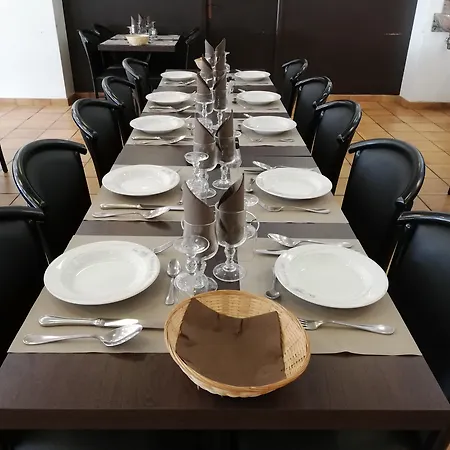 Adonis - Notre Dame De La Sarte Hotel 3*