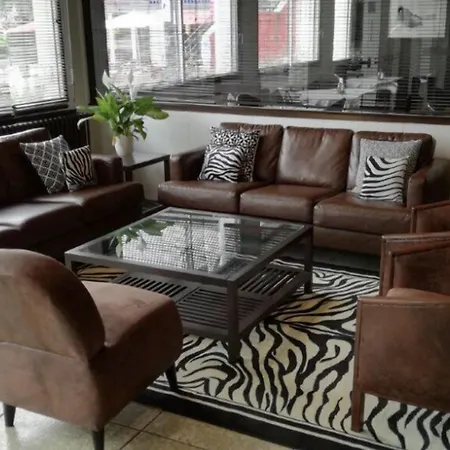 Adonis - Notre Dame De La Sarte 3* 卢德