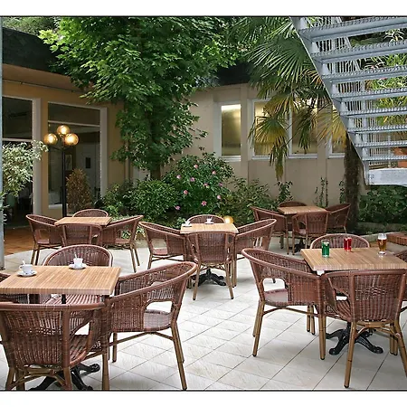 Adonis - Notre Dame De La Sarte 3* Lourdes