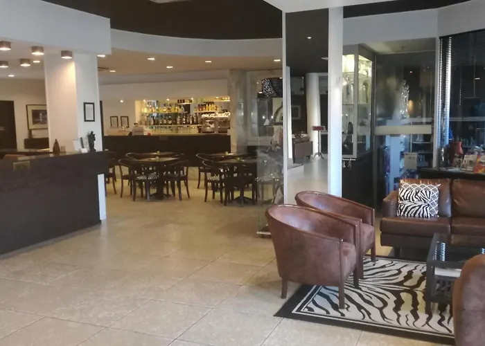 Adonis - Notre Dame De La Sarte Hotel