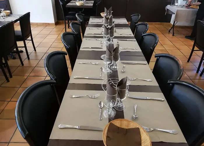 Adonis - Notre Dame De La Sarte 酒店 卢德