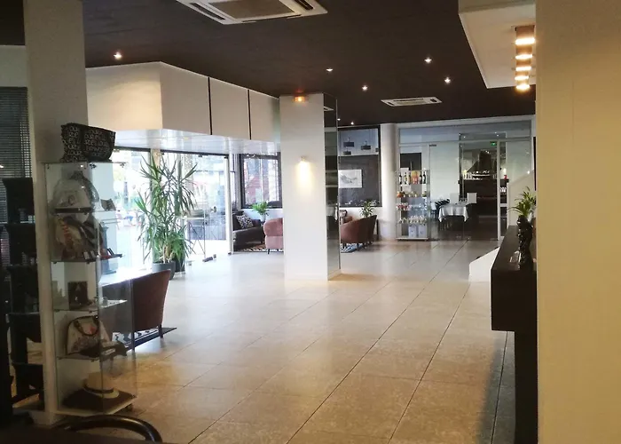 Adonis - Notre Dame De La Sarte 3* Lourdes