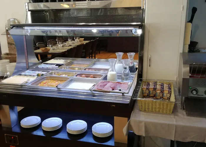 Adonis - Notre Dame De La Sarte 3* 卢德