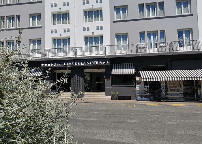 Adonis - Notre Dame De La Sarte 酒店 3*