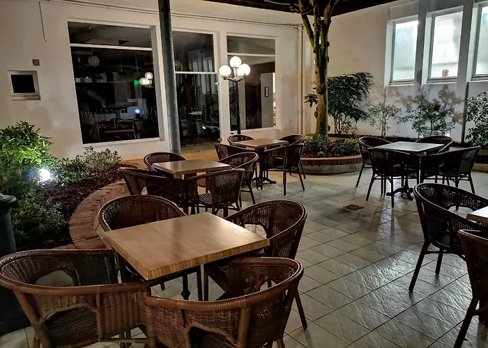 酒店 Adonis - Notre Dame De La Sarte 3*