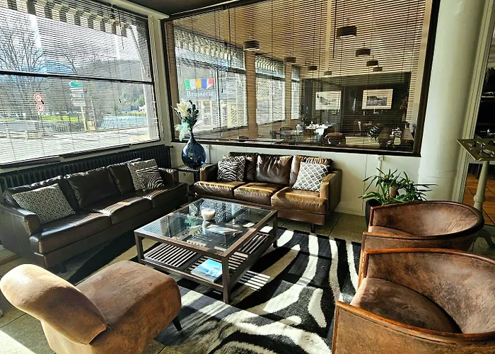 Adonis - Notre Dame De La Sarte 酒店