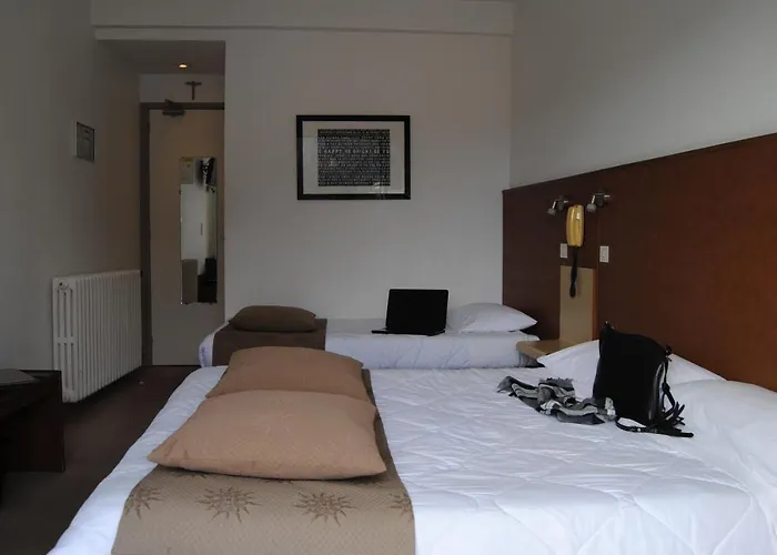 Hotel Adonis - Notre Dame De La Sarte 3*