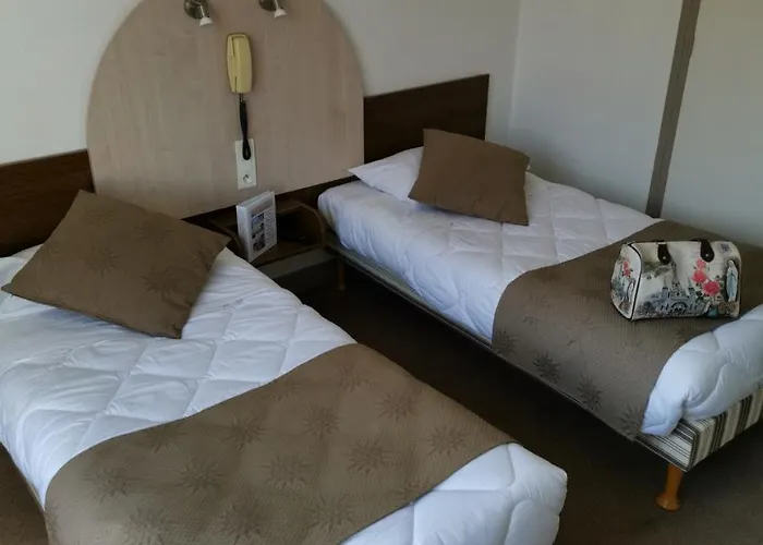 Adonis - Notre Dame De La Sarte Hotel