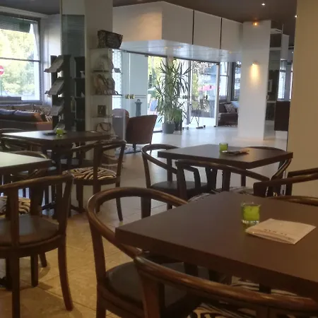 노트르담 드 라 사르트 호텔 3*