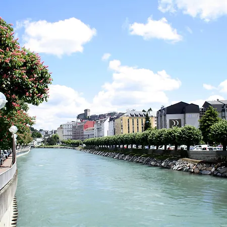 Adonis - Notre Dame De La Sarte ルルド