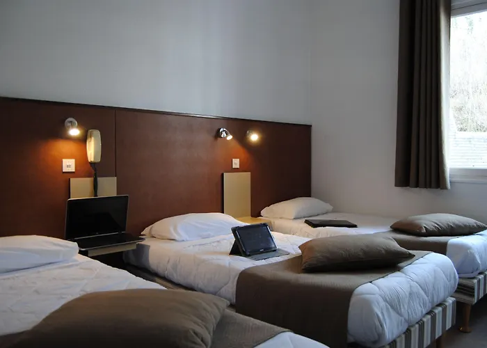 Adonis - Notre Dame De La Sarte ルルド