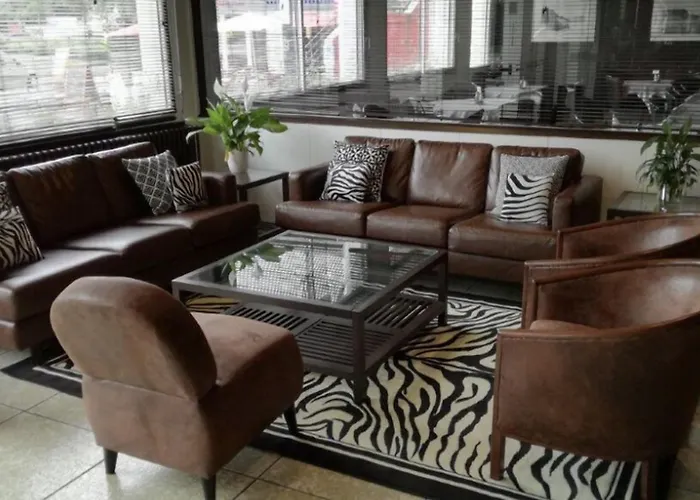 Adonis - Notre Dame De La Sarte 3* ルルド