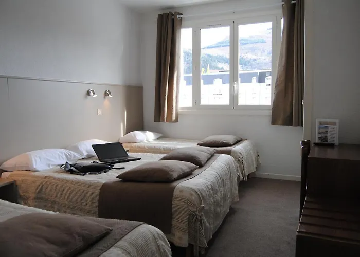 Adonis - Notre Dame De La Sarte ルルド