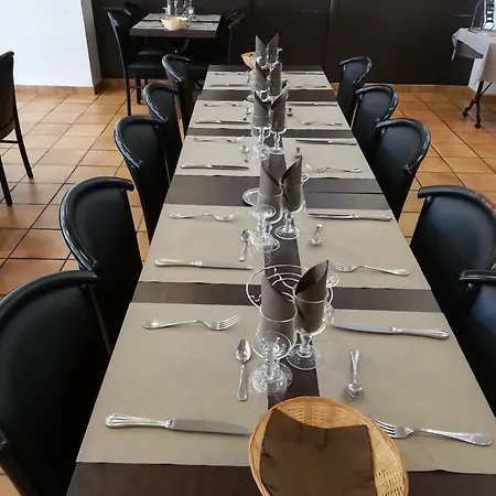 Adonis - Notre Dame De La Sarte מלון לורדה