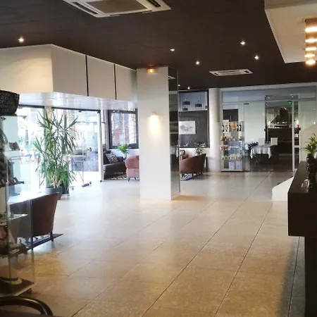 Adonis - Notre Dame De La Sarte 3* لورد