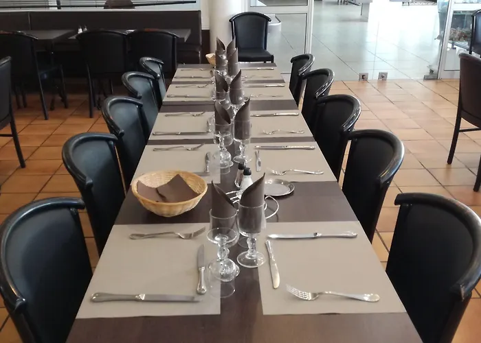 Adonis - Notre Dame De La Sarte 3* לורדה