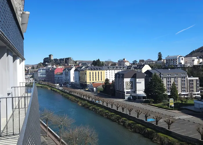 Adonis - Notre Dame De La Sarte ホテル