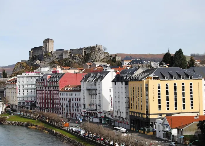 Adonis - Notre Dame De La Sarte לורדה